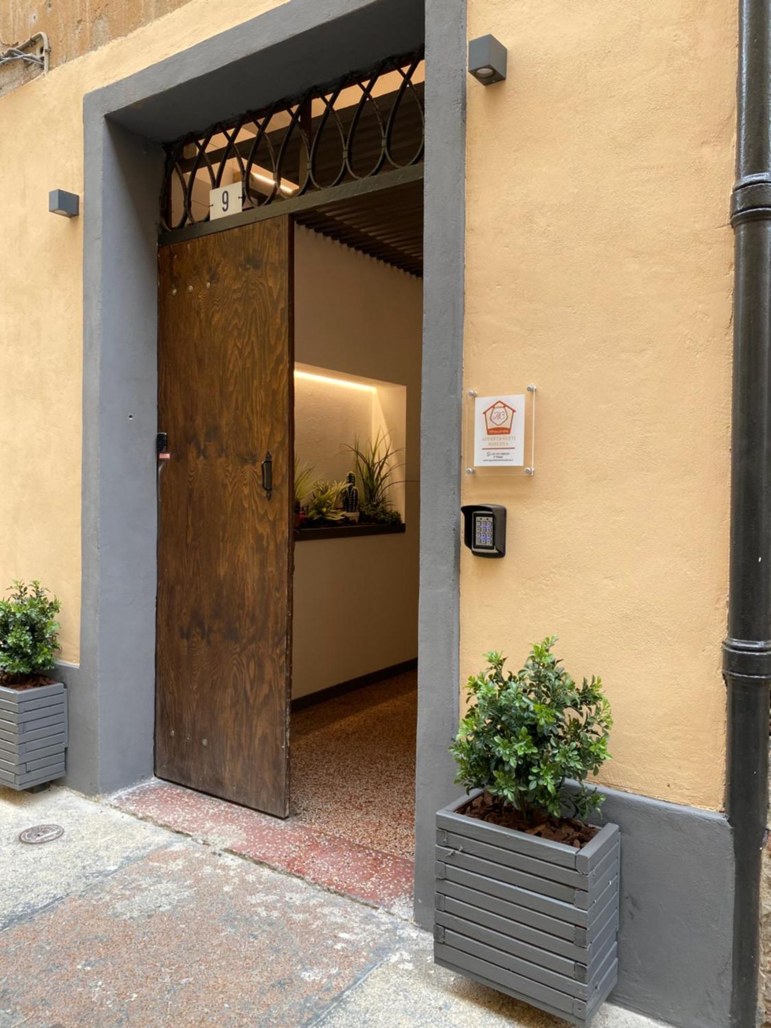 Appartamenti - Moderna - 500M Dal Duomo 摩德纳 外观 照片